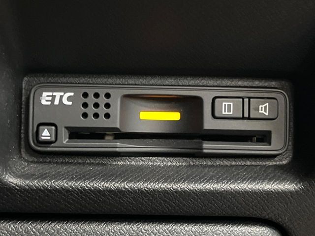 【ETC】高速道路の料金所をストレスなく通過！話題のスポットやサービスエリアに多い「スマートIC」利用時は必須のアイテムです。当店でセットアップを実施、ご納車当日からすぐにご利用いただけます！