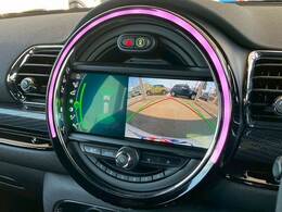 【バックカメラ】装備。後方確認に役立ち、楽々駐車やバックをしていただけます。