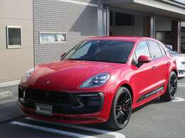 ■ボディカラーはカーマインレッド！！