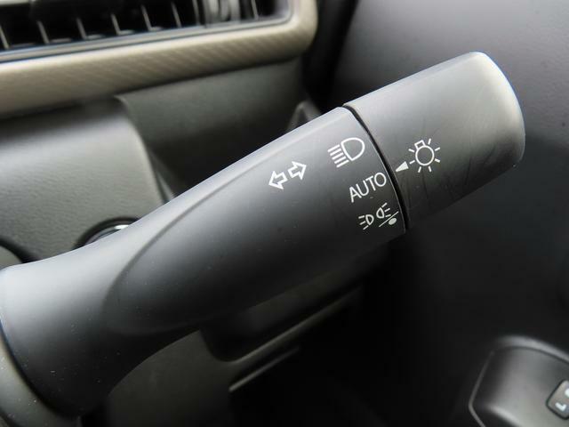 【オートライトシステム】車外の明るさに応じて自動でライトを点灯・消灯させます！