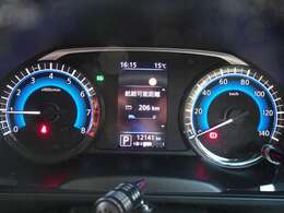 様々な情報を確認できるメーター内のマルチディスプレイ