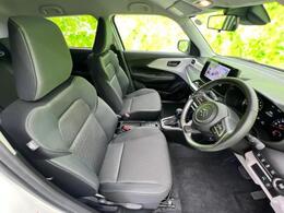 「この車の写真をもっと見たい」「状態が気になる」「この装備はついている？」どんな小さな疑問でもお気軽にお問い合わせください！