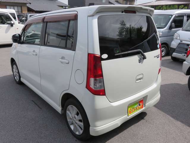 自社では板金塗装ブースも完備しておりますので車体の＊擦り傷＊へこみなどもしっかりと修理させていただいております！