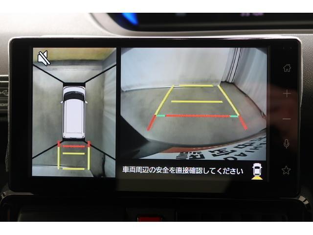 車輌前後左右に搭載した4つのカメラにより、クルマの真上から見ているような映像を表示。運転席から確認しにくい車両周囲の状況を把握できます。