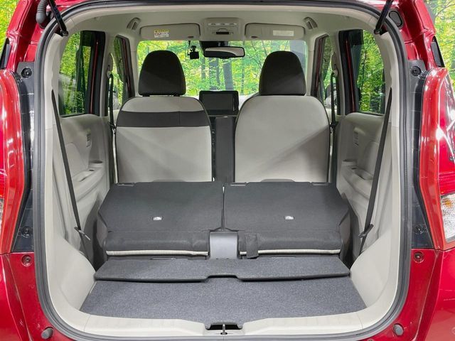 普段のお買い物や通勤、送迎等に十分な荷室スペースを確保しております。セカンドシートを倒すと、大きな荷物の積載も可能です♪
