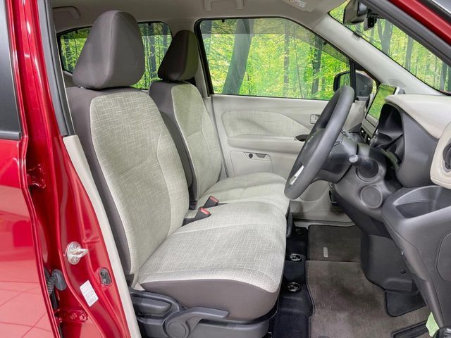 運転席シート廻りは使用感も少なく、良好な状態となっています。丁寧に使われていたことがよくわかりますね。