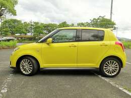 どうしても細かい傷はありますが、特別目立つ傷はありません☆