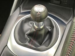 【フロア6速MT】走りの6速MT！！スポーティーな走行をお楽しみいただけます♪