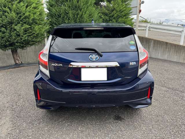 リヤフロア（トランク床面）修理跡ありの為修復歴ありです。