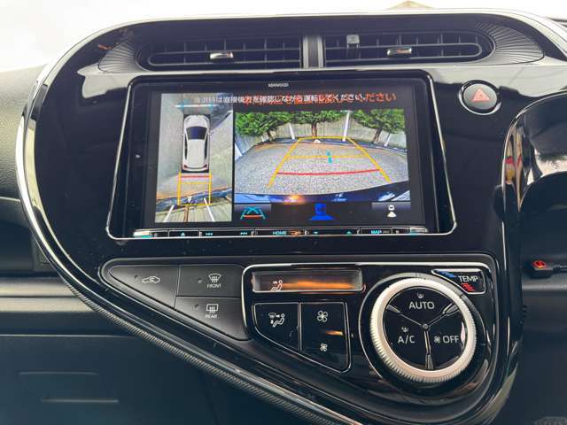 コンパクトカーですが全方位カメラ搭載アラウンドビューモニター