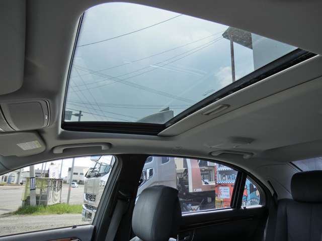 サンルーフ装備車両！空を見上げて快適なドライブを！