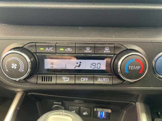 ガラスコーティングやメンテナンスパックなど、各種サービスもお取り扱いしておりますので、当店スタッフまでお気軽にご相談下さい！