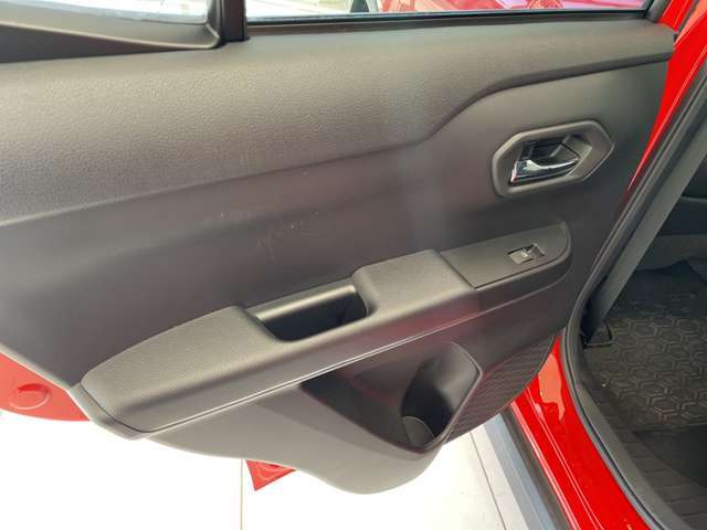 走行距離無制限の保証が付いてきますので、ご納車後のトラブルもご安心下さい！詳しくは当店のプロスタッフまでお気軽にお問い合わせ下さい！