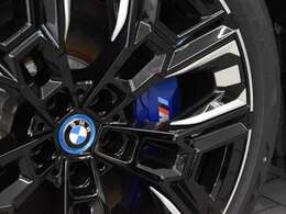 保証に関しましては全国どこのディーラーでもご使用いただける認定中古車保証が付きます。アフターメンテナンスもお近くのディーラーにて行うことができますので安心してお乗りいただけます。