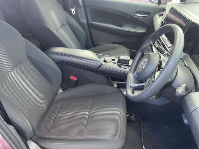 運転席まわりになります。実際に乗って頂き乗り心地をご体験してみてください。