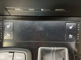 【シートベンチレーション】夏場は涼しい風でお尻や背中の熱やムレを防ぎ、冬はエアコンよりも早く温まってポカポカに！季節を問わず快適に過ごせます。