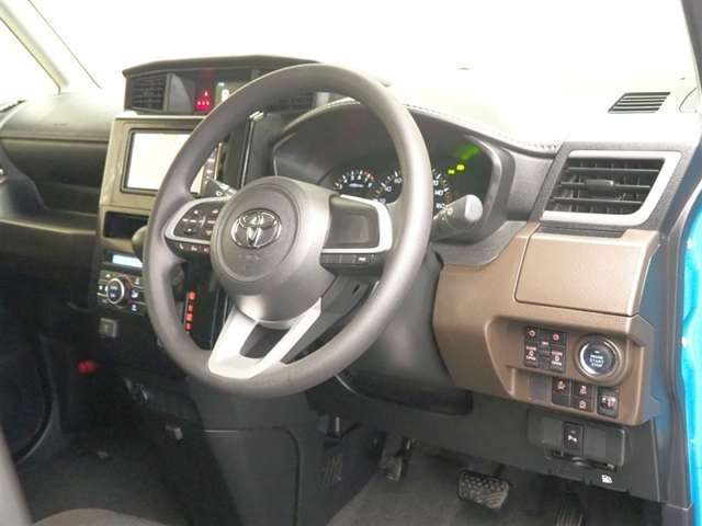 見通しのよいすっきりとした視界で、誰でも運転しやすいです。運転のしやすさは疲れにくさにも繋がりますよ♪
