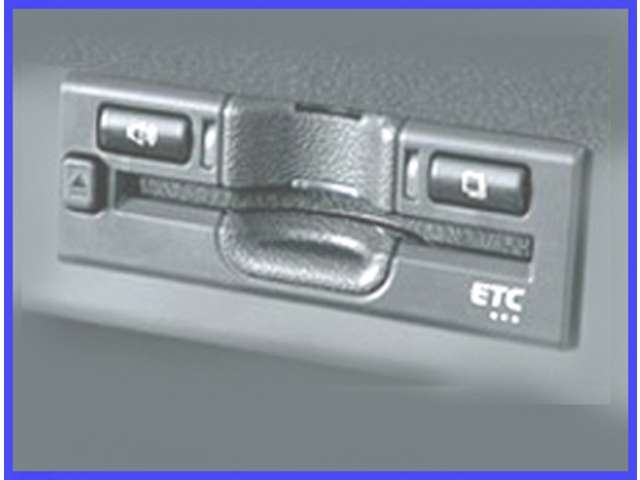 ビルトインタイプのETC車載器です。ナビゲーション連動機能は有りません。（本体＋取付費+セットアップ費用）