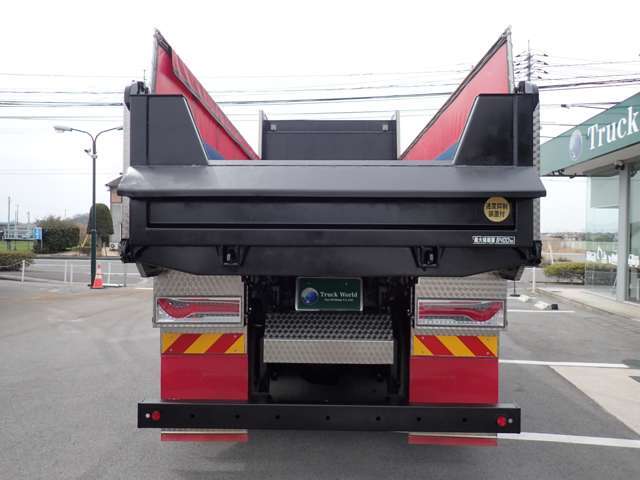 日野自動車 プロフィア ダンプ 8.4t積 410馬力 荷台530cm H30