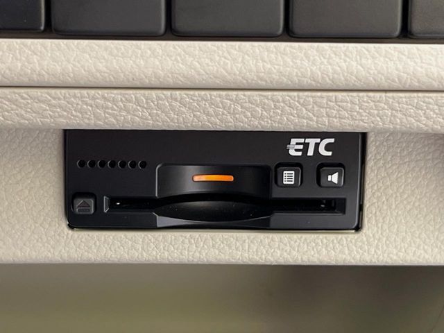 【ETC】高速道路の料金所をストレスなく通過！話題のスポットやサービスエリアに多い「スマートIC」利用時は必須のアイテムです。当店でセットアップを実施、ご納車当日からすぐにご利用いただけます！