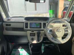 メーターやシフトレバー、スイッチ位置など運転席回りの配置はしっくりいきたいものですね！まずは座ってチェックしてみてください♪