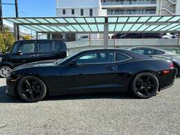 世界にたった一台のアメ車をカスタム。貴方だけの一台に仕上げたカスタムパッケージもご用意。お客様の理想をカタチに。福岡輸入車専門店LOOK'Sにお任せください。