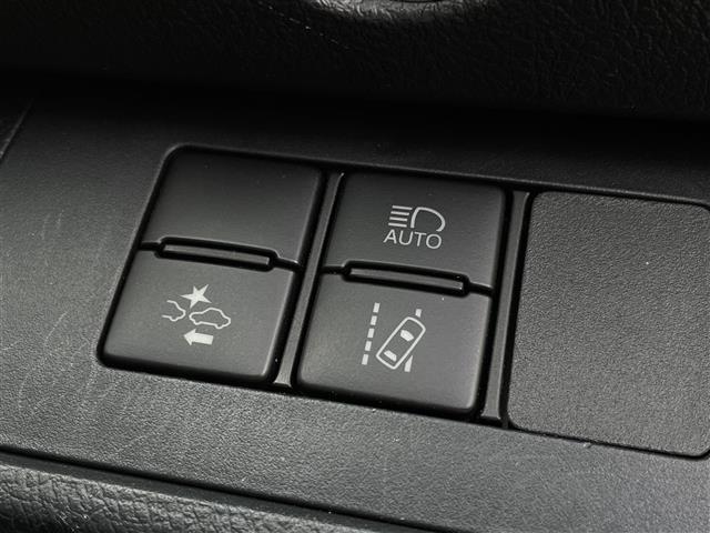 【　トヨタセーフティセンス　】衝突軽減ブレーキ付きで誤操作で万が一、前方の車に衝突しそうになった際に自動でブレーキが作動し衝突の被害を軽減します！