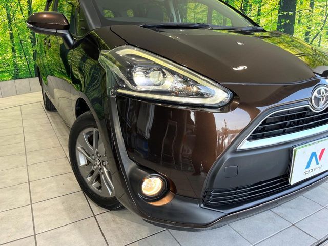 【LEDヘッドライト】悪天候や夜間走行時も良好な視界を確保し安心して運転できる高輝度LEDヘッドライトを装備！点灯速度が早く、消費電力も抑えられています。