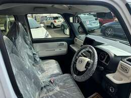 シンプルな運転席で、軽快なドライブを楽しめます！