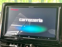 【大画面ナビ】人気の大型9インチナビを装備。存在感のある大画面はインパクト大！ナビ利用時のマップ表示は見やすく、テレビやDVDは臨場感がアップ！いつものドライブがグッと楽しくなります♪