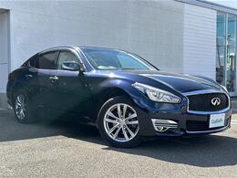 展示場には厳選した4WD車をご用意心行くまで比較していただけます。落ち着きのある空間で、ゆったりとお過ごしいただけます。キッズスペースもございますので、小さなお子様連れのお客様も安心してご来場下さい。