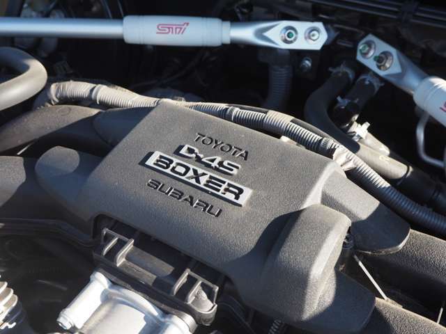 2.0L 水平対向4気筒DOHC　MAX出力200ps（147kw）/7,000rpm　MAXトルク21.0kg・m（205N・m）/6,600rpm（カタログ値）