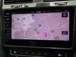 純正ナビゲーションシステム「ディスカバープロ」。車両を総合的に管理するインフォテイメントシステムです。