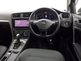 輸入車ならではの、細部まで作り込まれた、洗練されたデザインです。運転席からの視界は、店頭にてお客様ご自身の目でお確かめください.