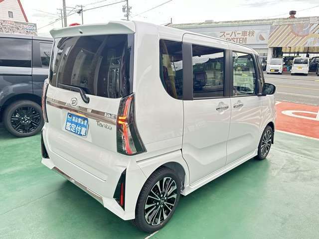 ★納車前に、専属のクリーニングスタッフが、ピッカピカにクリーニングして納車いたします！もちろん、ピッカピカの状態でお渡しするクリーニング費用も支払総額に含まれています！