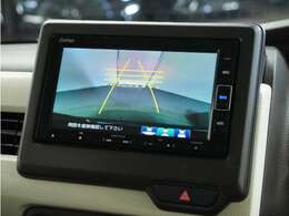 ◆バックカメラ◆リバースにするだけで映ります、後方の安全確認や、狭い駐車場での車庫入れ、雨の日や夜間など視界の悪い時に便利です！安全にバックする為には欠かせない装備です。