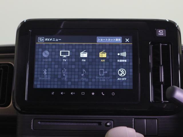 お出かけの強い味方☆フルセグナビ搭載！　AV機能：AM/FMラジオ・TV・CD・DVD・Bluetooth・USB