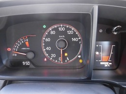 RSには、Gメーターとブースト計を搭載しています。左右旋回時に発生するGやターボのブースト圧をマルチインフォメーション・ディスプレーに表示します。