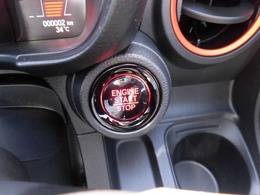 エンジンON/OFFはワンプッシュで可能な「プッシュ式エンジンスタート/ストップスイッチ」です！操作も簡単です♪