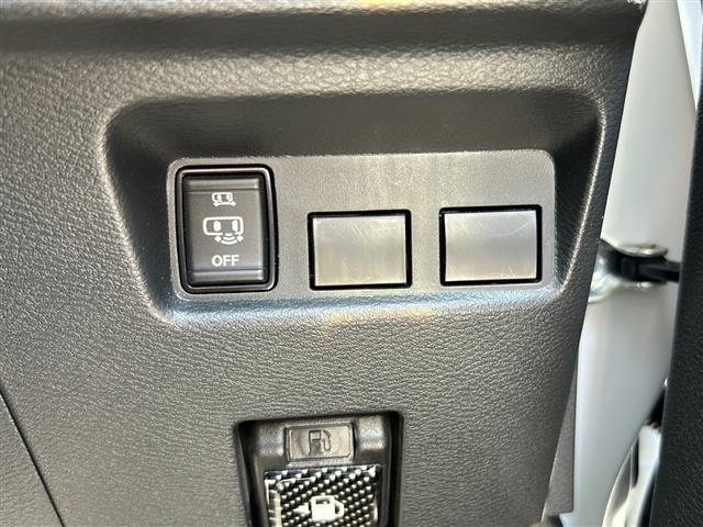 【ハンズフリースライドドア】足をかざすだけで扉が開閉！！大荷物でも大丈夫！！