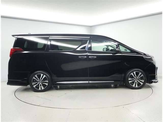 私たちは「喜んでいただける」お車を目指しています。中古車なんて「値段は安いけど…」あんしんして乗れるのかな～なんて不安になるお客様も多いと思います。不安を解決し、いいお車選びしてください！