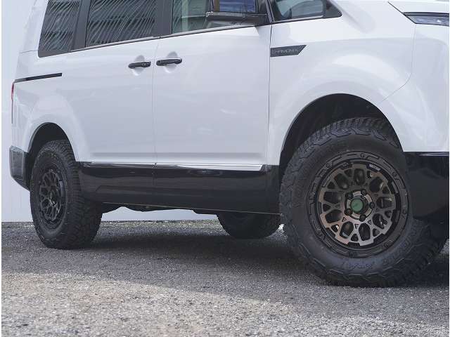 ■令和7年式　デリカD：5　シャモニー電動ステップ装着車8人乗り入庫★即納台数多数取り揃え！気に入っていただけるお車ご提案します☆ご来店お待ちしております。シーアールエス横浜店045-532-9000