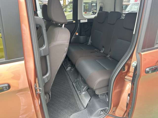 ★5年間新車保障★初度登録から5年間の新車保証が含まれています。長期間、安心してお乗り頂けます！保障費用は支払総額に含まれています！遠方のお客様は保証継承後、お近くのディーラーにて保証が受けられます！