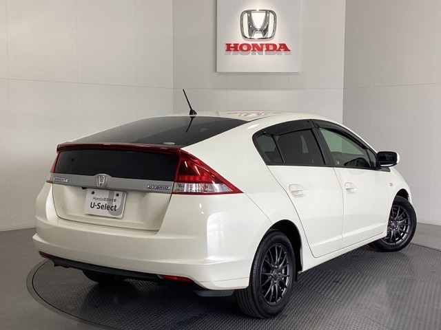 【Honda認定中古車 U-Select】　は3つの安心をお約束します。　1　Hondaのプロが整備した安心。 2　第三者機関がチェックした安心。　3　購入後もHondaが保証する安心。