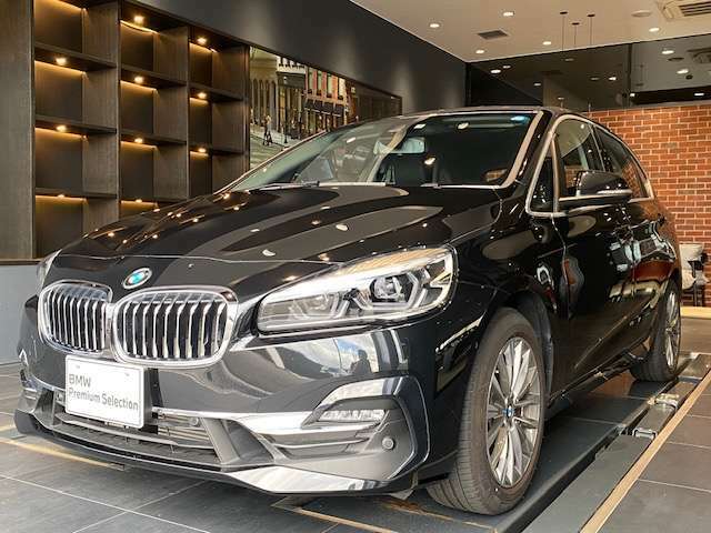 【展示場について】九州エリア最大級の展示場常時30台以上のBMWを展示しております。入庫する予定車両やNET掲載が間に合っていない車両も御座いますので是非一度お問い合わせ下さい。0078-6002-772723