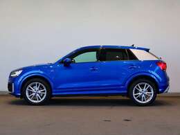 Audi Q2 30 TFSI sport S line/LEDヘッドライト/アルミホイール5スポークYデザイン7Jx18 /プライバシーガラス