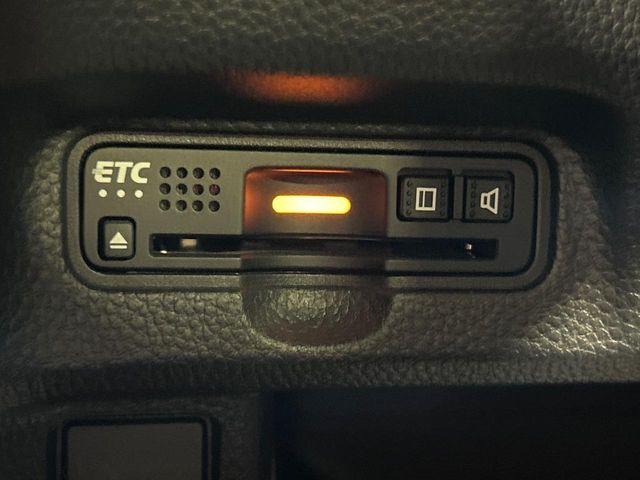 【ETC】高速道路の料金所をストレスなく通過！話題のスポットやサービスエリアに多い「スマートIC」利用時は必須のアイテムです。当店でセットアップを実施、ご納車当日からすぐにご利用いただけます！