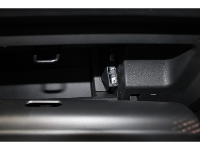 今でわ必需品のETCが付いています。高速道路の特典、料金所のわずらわしさも無く料金所を通過出来ます。