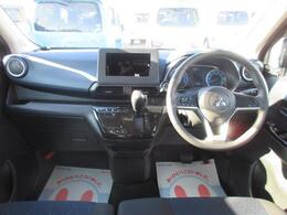 見晴らしがよく開放的な車内。視界も良好でストレスなく快適なカーライフを過ごせます。