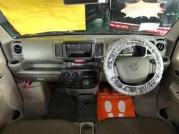 車両の品質管理は室内展示場を完備しておりますので、品質を保った状態の車両をご覧いただけます。